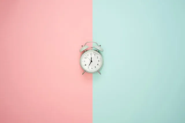 clock icons8-team-dhZtNlvNE8M-unsplash
