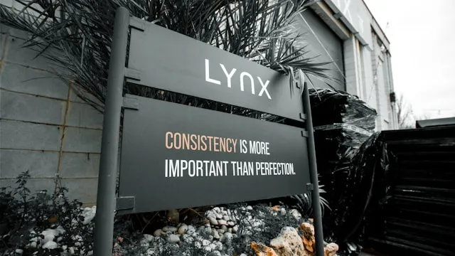 坚持 will-gonzalez-UD4ousCrV9A-unsplash